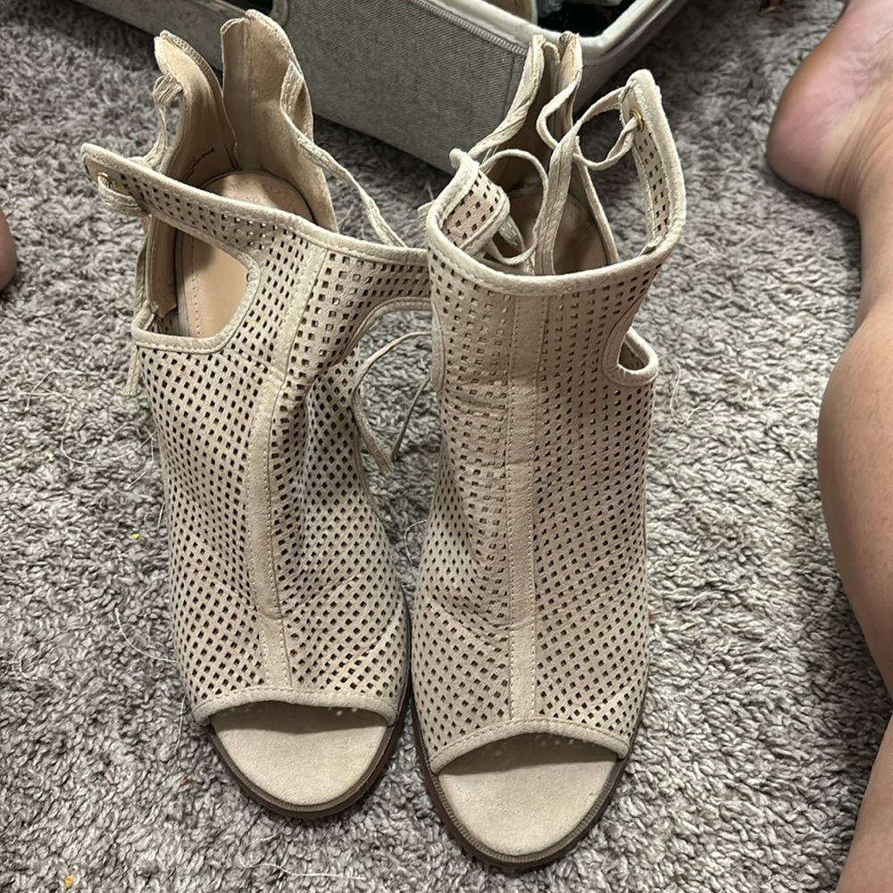 Fun off white  shoes